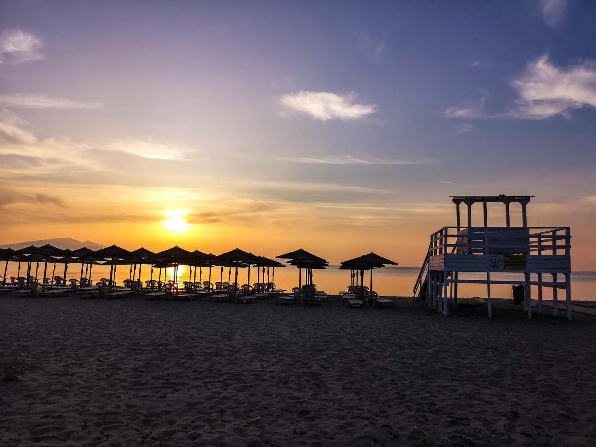 Rihios Hotel สตาวรอส ภายนอก รูปภาพ