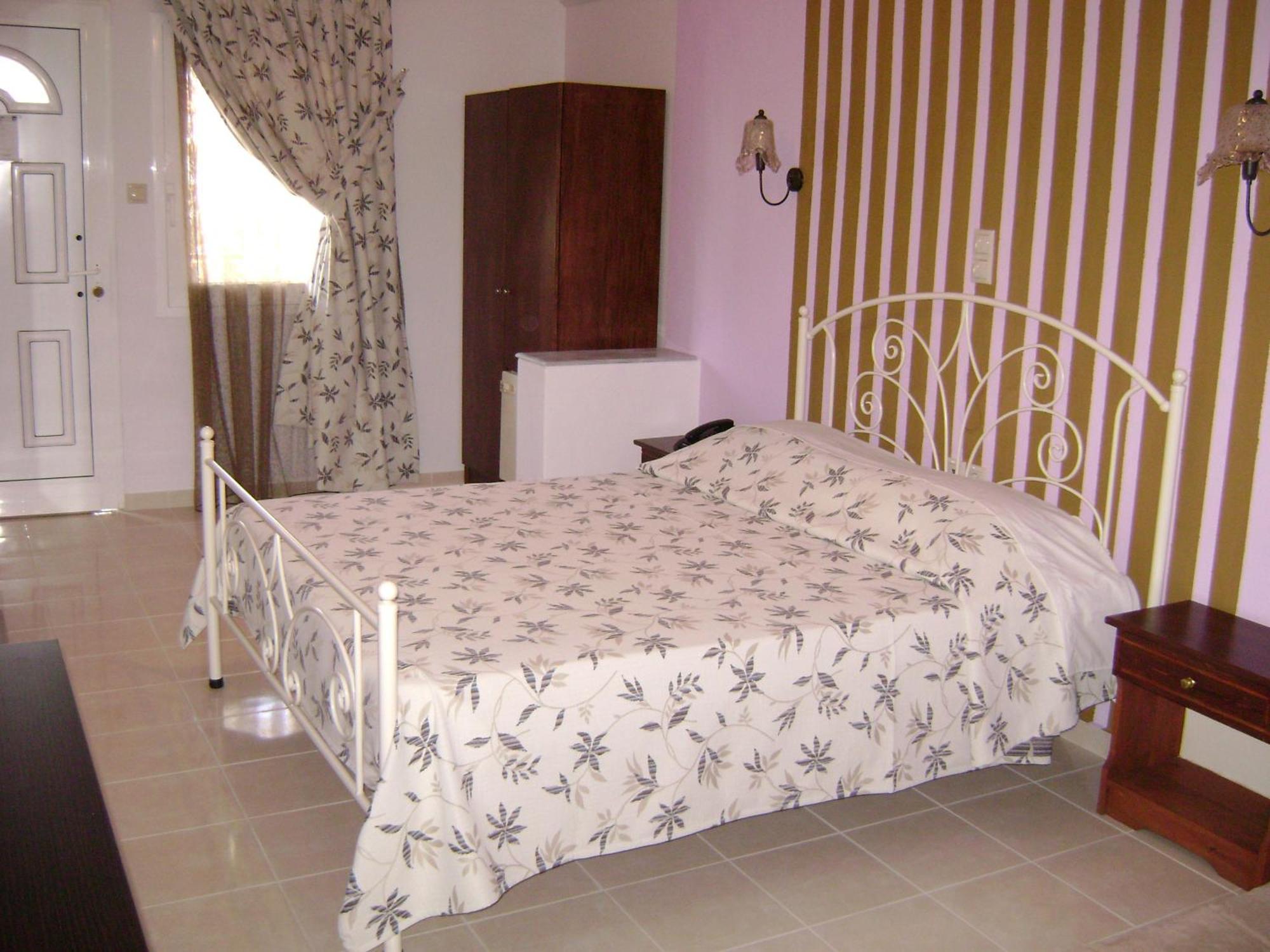 Rihios Hotel สตาวรอส ภายนอก รูปภาพ