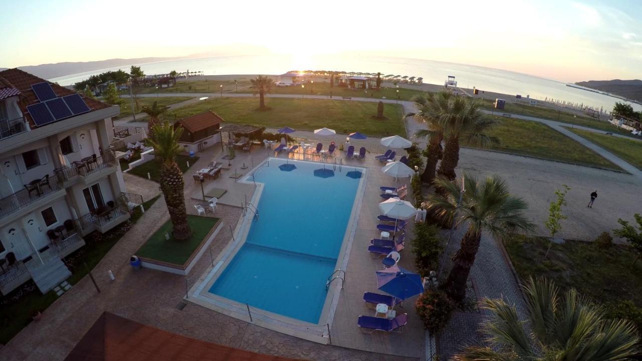 Rihios Hotel สตาวรอส ภายนอก รูปภาพ