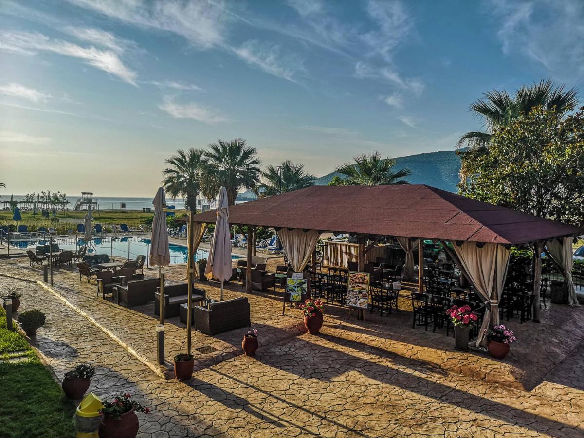 Rihios Hotel สตาวรอส ภายนอก รูปภาพ